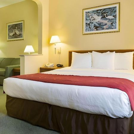 Comfort Suites Ла Порт Екстериор снимка