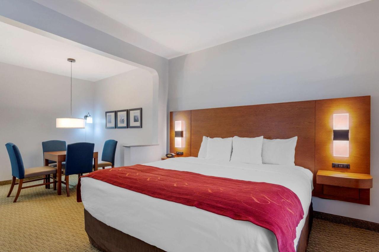 Comfort Suites Ла Порт Екстериор снимка