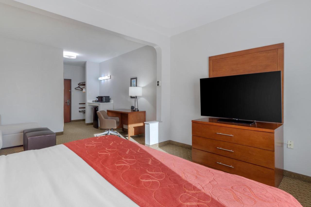 Comfort Suites Ла Порт Екстериор снимка