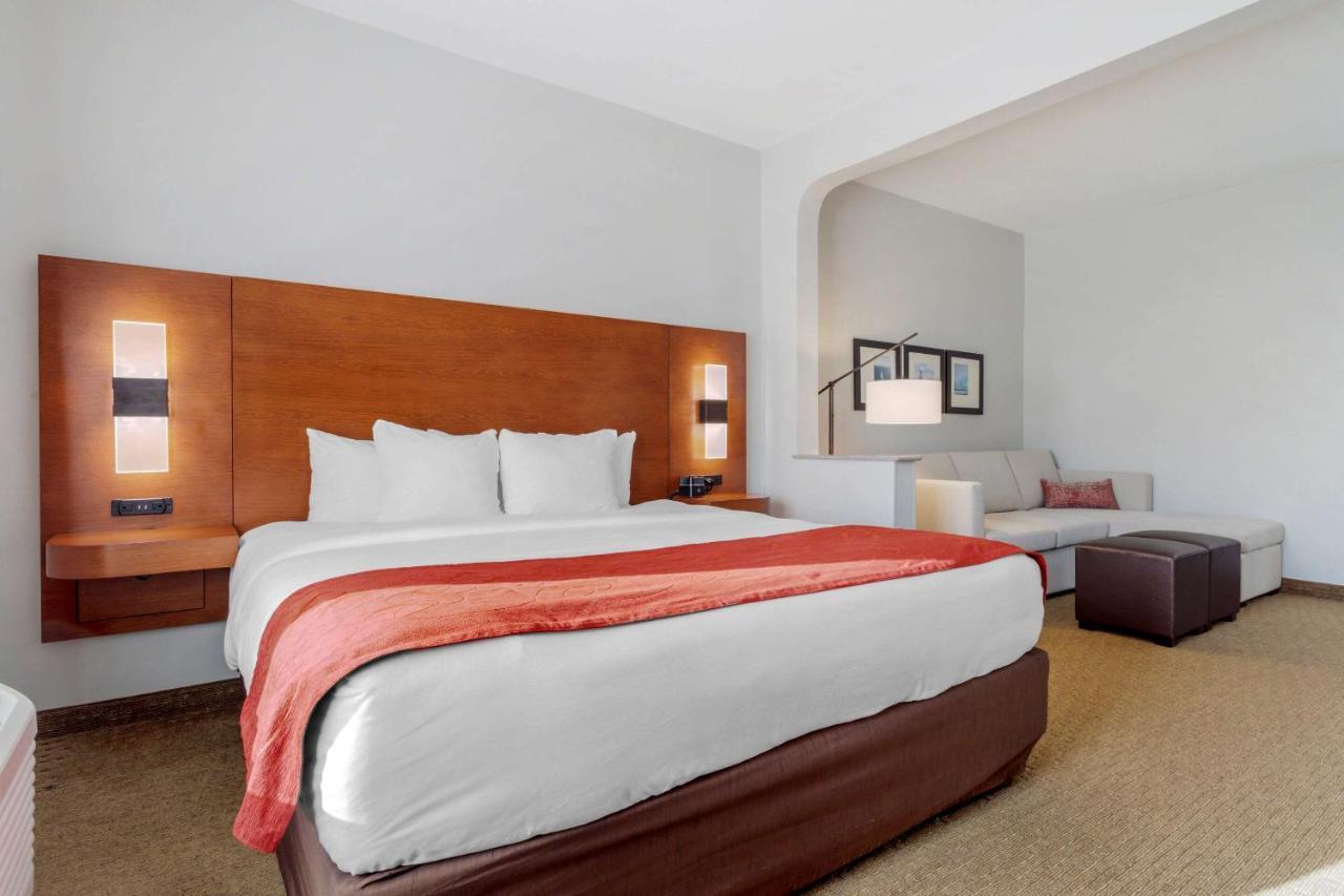 Comfort Suites Ла Порт Екстериор снимка