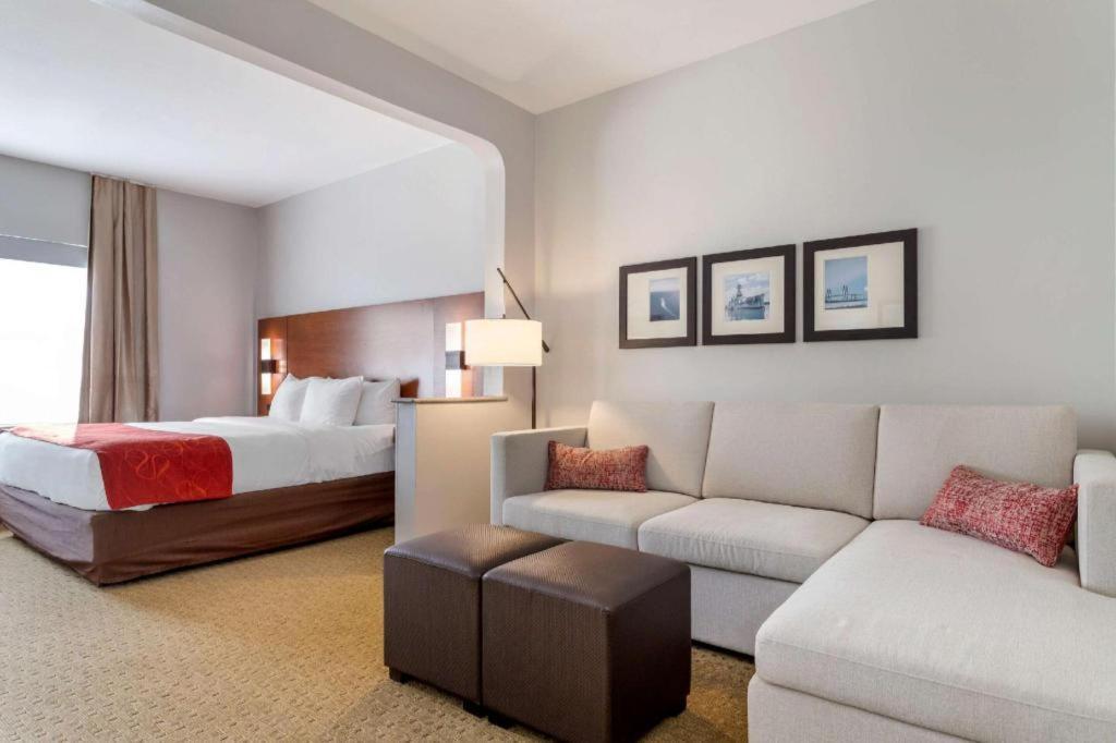 Comfort Suites Ла Порт Екстериор снимка