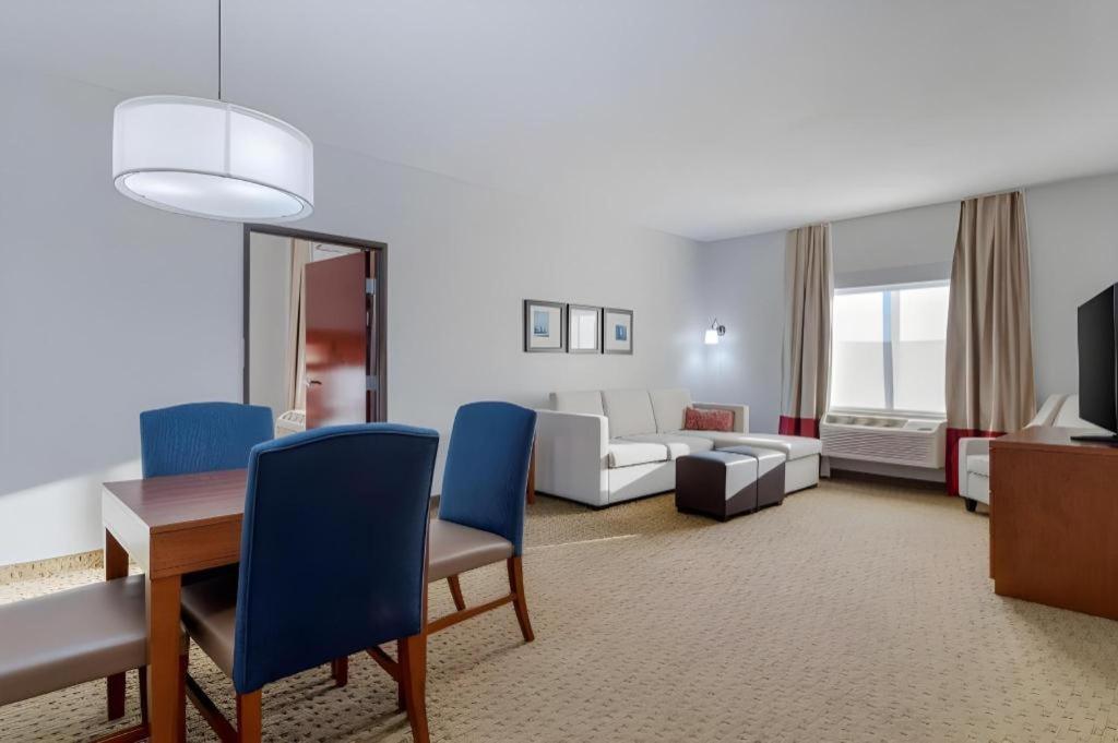 Comfort Suites Ла Порт Екстериор снимка