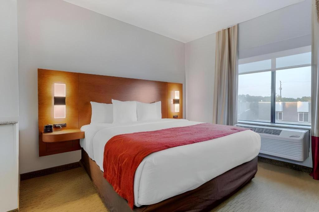 Comfort Suites Ла Порт Екстериор снимка