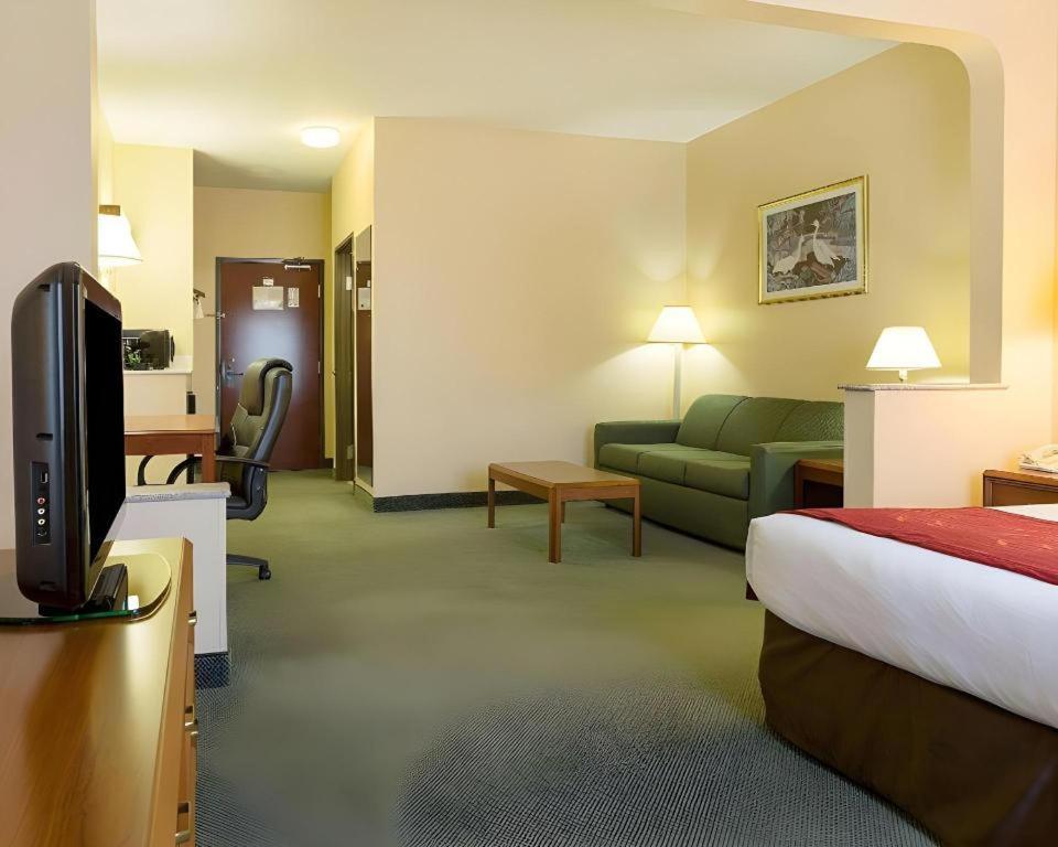 Comfort Suites Ла Порт Екстериор снимка