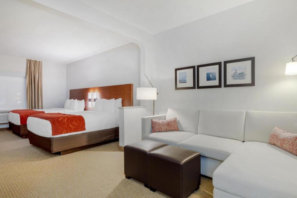 Comfort Suites Ла Порт Екстериор снимка
